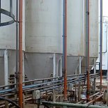 Construcción e instalación silos de cal, incluido rack tuberías